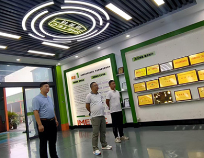 On September 14, Inner Mongolia customers came to the company to visit