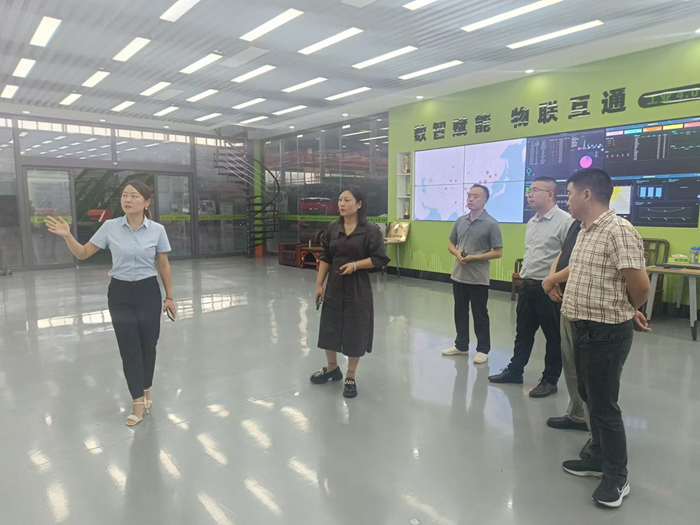 Il 14 settembre, i clienti del Sichuan sono venuti a visitare l'azienda Il 14 settembre, i clienti del Sichuan sono venuti a visitare l'azienda