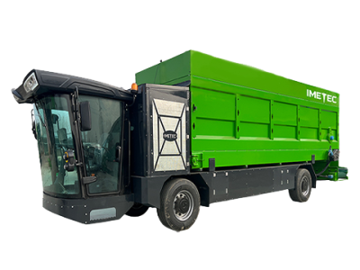 Imetec社製自走式TMR混合・給餌ワゴン