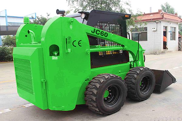 स्किड स्टीयर लोडर