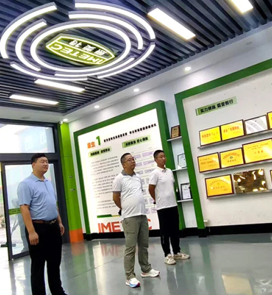 On September 14, Inner Mongolia customers came to the company to visit